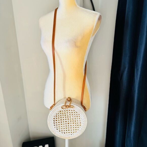 ANTHROPOLOGIE Rattan Circle Crossbody Bag,‎ White/Cream/Brown, Classic Chic - Picture 7 of 17